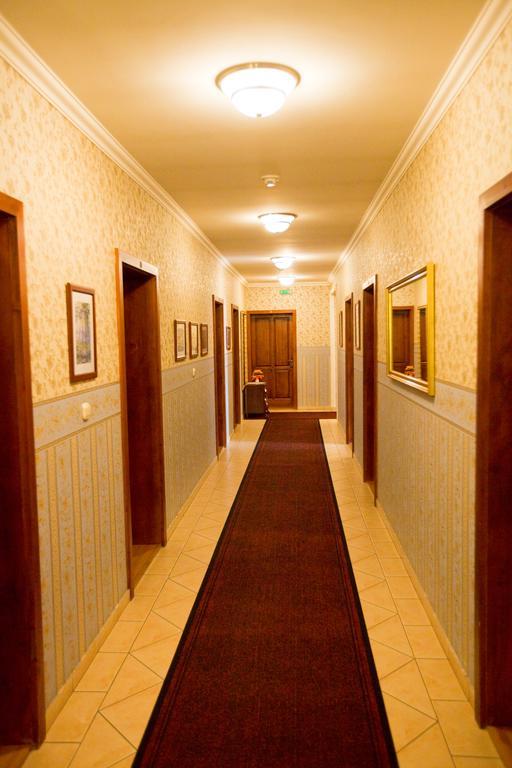 Goecsej Palatinus Etterem Es Panzio Aparthotel Zalaegerszeg Exteriör bild